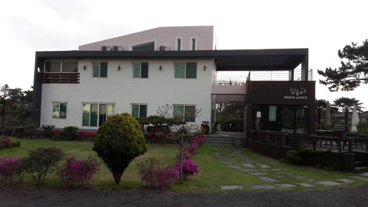 Moon Forest Guesthouse Jeju Exterior photo