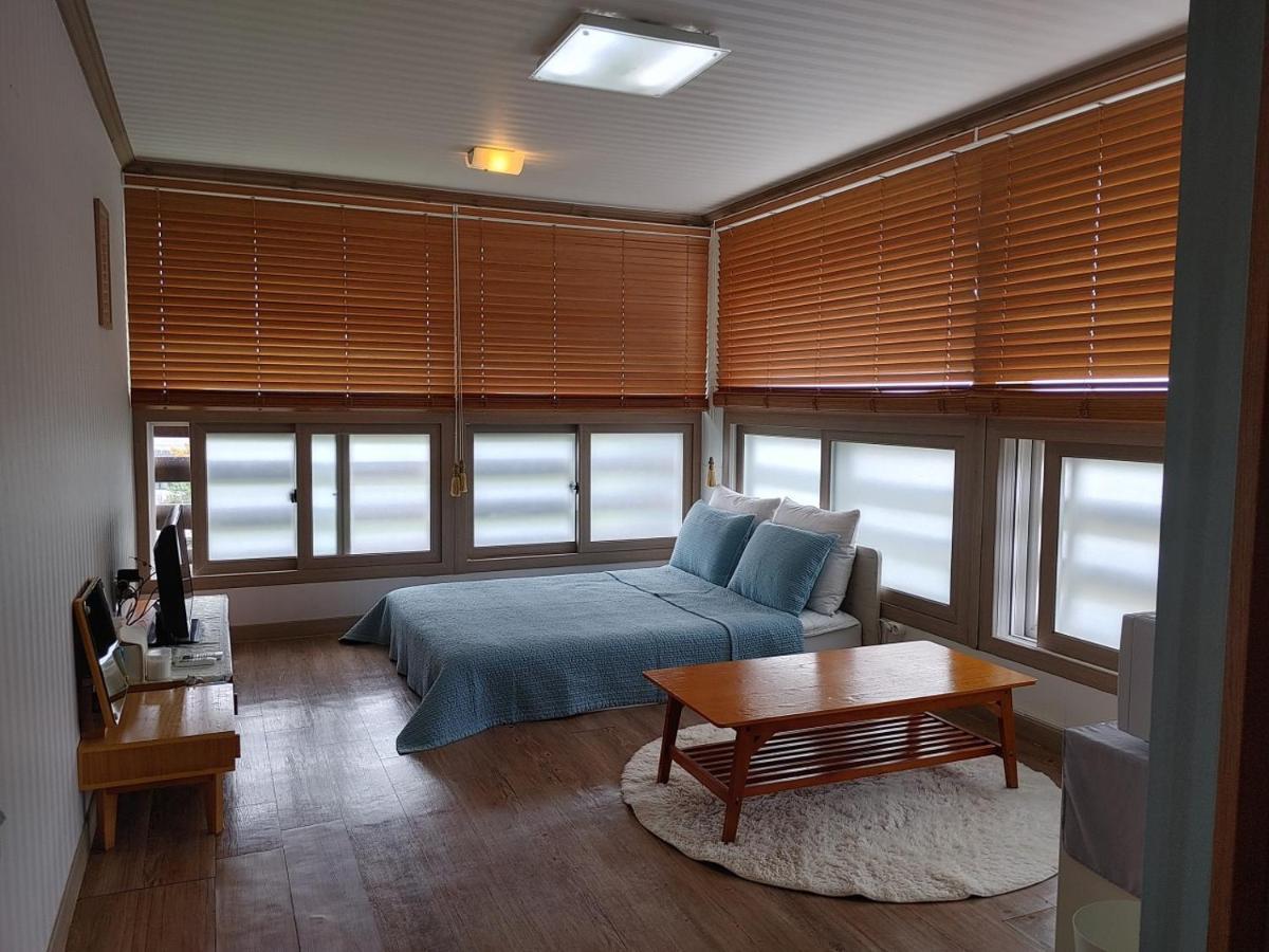 Moon Forest Guesthouse Jeju Exterior photo