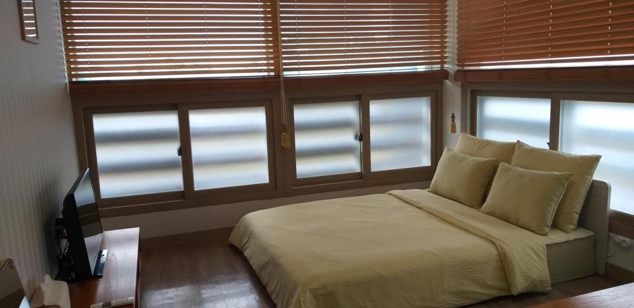 Moon Forest Guesthouse Jeju Exterior photo