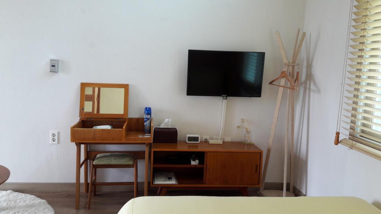 Moon Forest Guesthouse Jeju Exterior photo